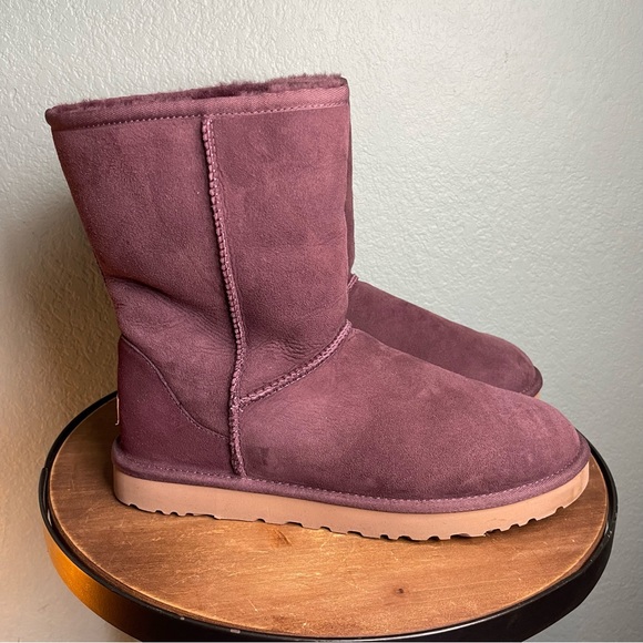 UGG Shoes - UGG • Short Boots • Size 11 • Women